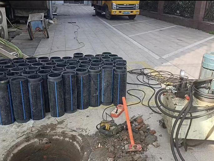 赫章PE置换管厂家 DN315置换管 非开挖管短管置换